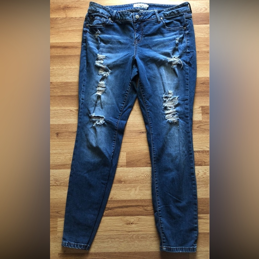 Torrid Denim Skinny Distressed Jeans Size 18
